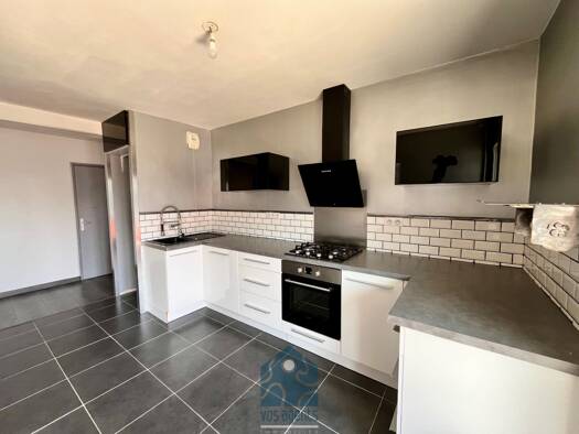 Appartement à vendre 116 600 € 4 pièces 3 chambres 91 m² Étage 9/10 La Boucle Clermont Ferrand 63100