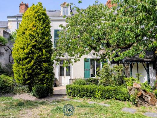 Maison à vendre 845 000 € 8 pièces 5 chambres 248 m² 483 m² de terrain Martroi-Cathédrale Orléans 45000
