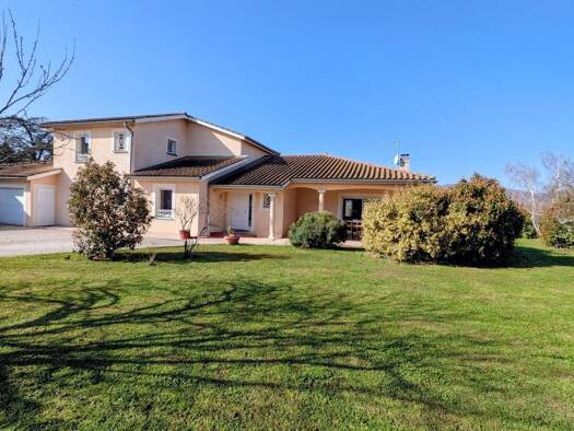 Villa à vendre 1 080 000 € 8 pièces 6 chambres 212 m² 5 406 m² de terrain Grézieu-la-Varenne 69290