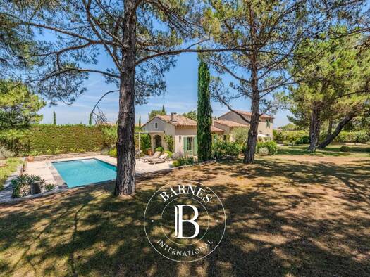 Maison à vendre 2 150 000 € 6 pièces 3 chambres 207 m² 2 000 m² de terrain Eygalières 13810