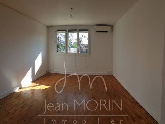 Appartement à vendre 106 000 € 3 pièces 2 chambres 55 m² RDC/1 Est Livron-sur-Drôme 26250