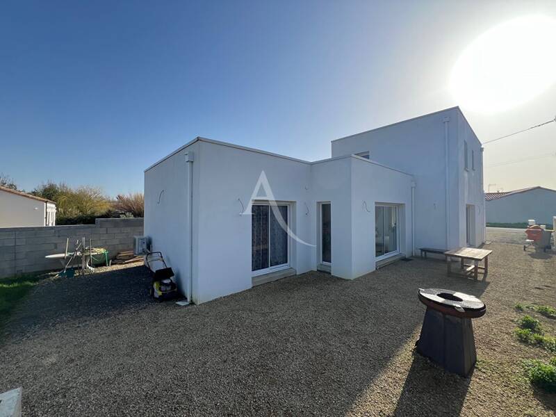 Maison à vendre, 131m², LONGEVILLE SUR MER