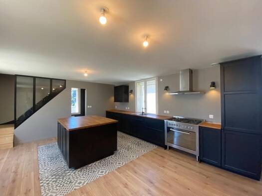 Duplex à vendre 249 000 € 3 pièces 2 chambres 119 m² 2 étages Pont-de-Chéruy 38230