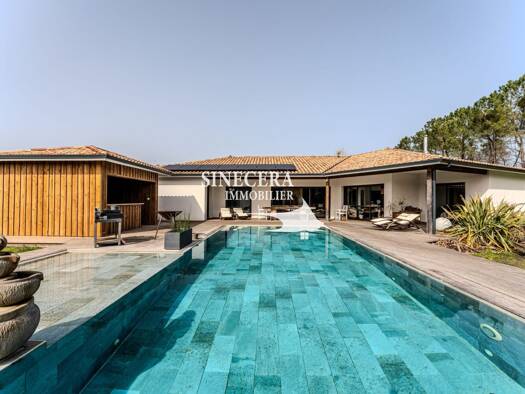 Villa à vendre 785 000 € 8 pièces 5 chambres 198 m² 2 189 m² de terrain Salles 33770