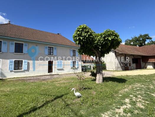Maison à vendre 235 000 € 7 pièces 4 chambres 165 m² 1 128 m² de terrain Les Abrets en Dauphiné 38490