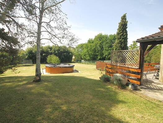 Maison à vendre 345 000 € 6 pièces 5 chambres 174 m² 2 370 m² de terrain Gourdon 46300