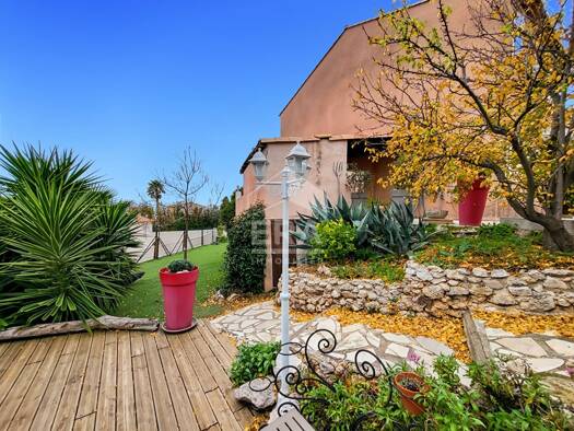 Maison à vendre 487 000 € 6 pièces 4 chambres 114 m² 511 m² de terrain Avenue de Marseille-Liourat Vitrolles 13127