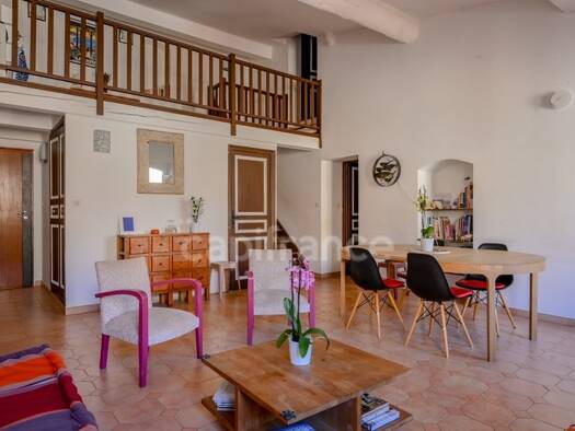 Duplex à vendre 349 000 € 4 pièces 3 chambres 100 m² Étage 3/3 Centre Ville La Ciotat 13600