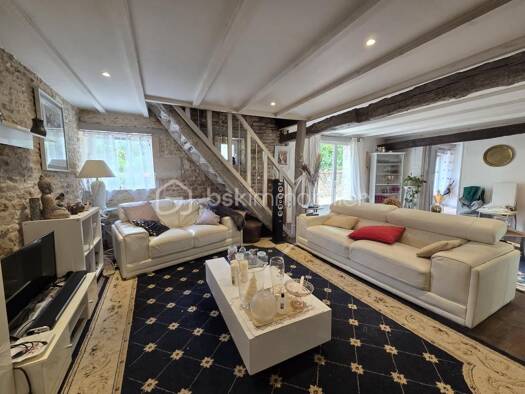 Maison à vendre 232 000 € 6 pièces 3 chambres 223 m² 2 645 m² de terrain Val-de-Comporté 86400