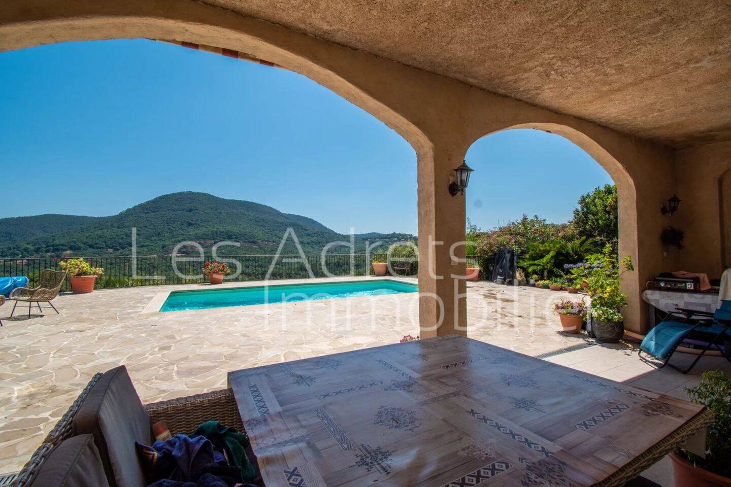 Maison à vendre, 245m², LES ADRETS DE L'ESTEREL