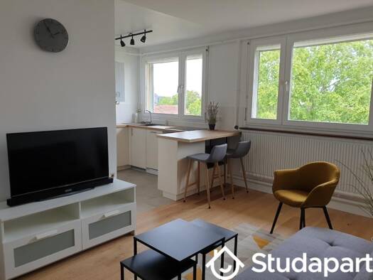Colocation à louer - logement étudiant 700 € 1 pièce 1 chambre 9 m² 5ème étage Vieux Pont Nanterre 92000