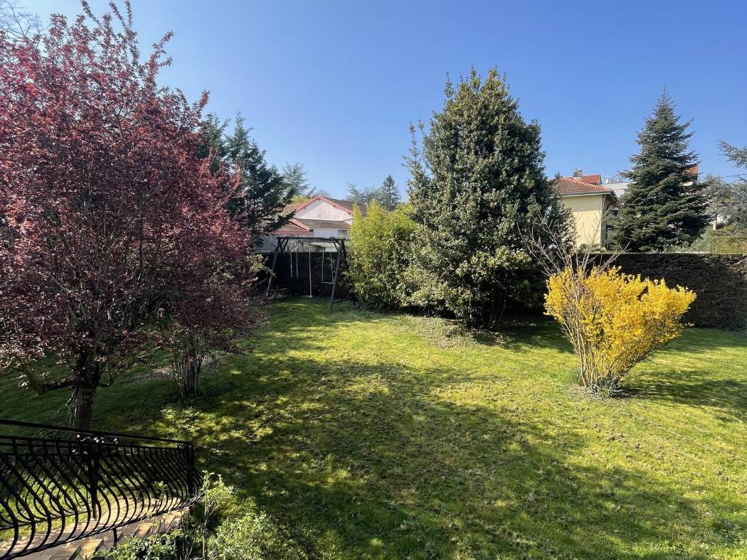 Maison à vendre, 211m², SAINT GENIS LES OLLIERES