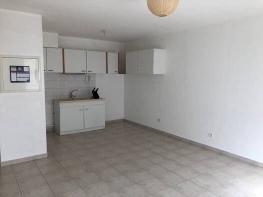 Appartement à vendre 97 200 € 2 pièces 1 chambre 43 m² RDC/3 Champlain Rochefort 17300