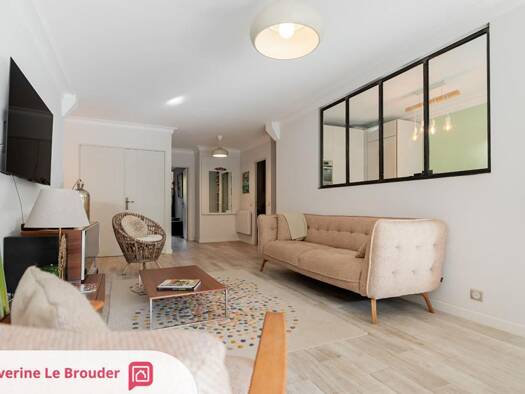 Appartement à vendre 588 000 € 4 pièces 3 chambres 101 m² RDC/3 Croix des Gardes Cannes 06400