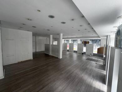 Local commercial à louer 1 765 € 120 m² de surface de vente Cambrai 59400