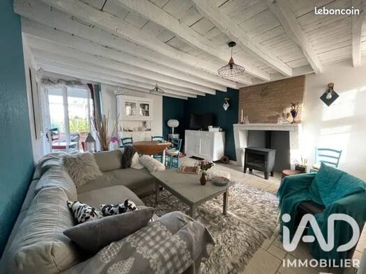 Maison à vendre 185 000 € 3 pièces 2 chambres 86,59 m² 329 m² de terrain La Chapelle-Saint-Ursin 18570