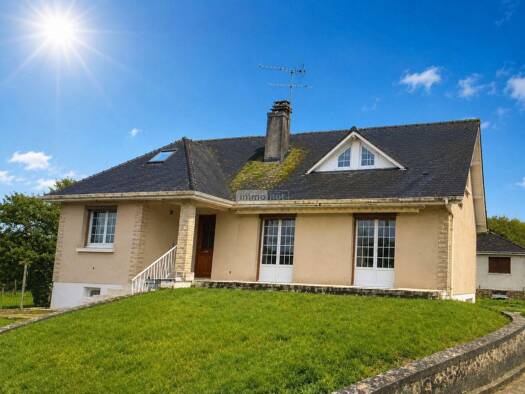 Maison à vendre 240 350 € 5 pièces 2 chambres 214 m² 892 m² de terrain Beaumont-le-Roger 27170