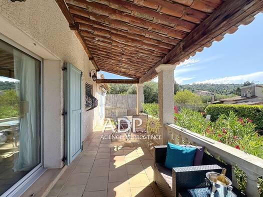Maison à louer 2 440 € 4 pièces 3 chambres 656 m² de terrain Mouans-Sartoux 06370