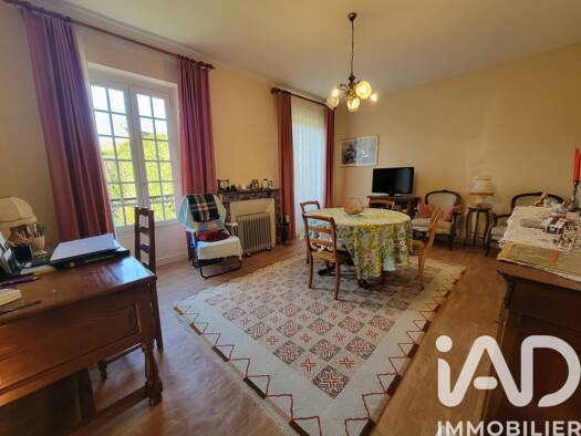 Maison à vendre 139 000 € 3 pièces 2 chambres 61 m² 324 m² de terrain Centre Est Provins 77160
