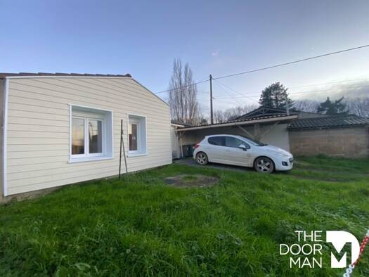 Maison de plain-pied à louer 592 € 2 pièces 1 chambre 33 m² 154 m² de terrain Sainte-Pazanne 44680