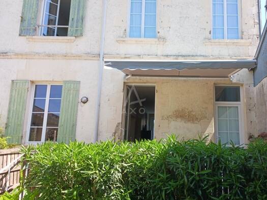 Maison de ville à vendre 299 000 € 7 pièces 4 chambres 180 m² 472 m² de terrain Matha 17160