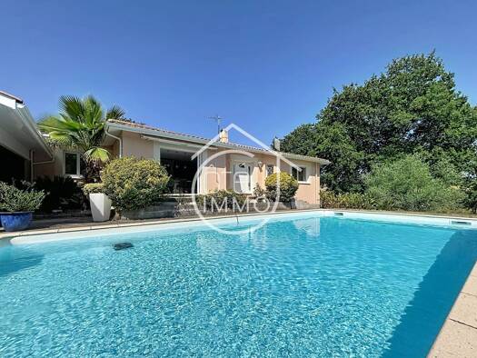 Maison à vendre 370 000 € 5 pièces 3 chambres 162,5 m² Guillac 33420