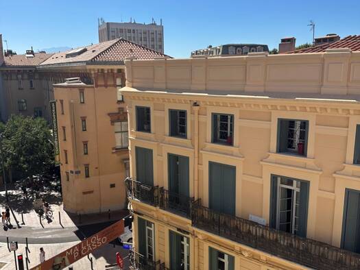 Appartement à louer 850 € 3 pièces 2 chambres 100 m² 3ème étage Perpignan 66000