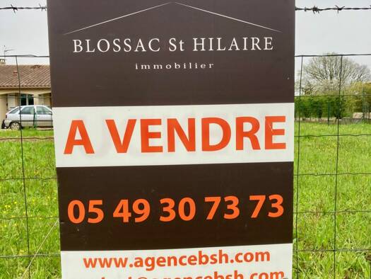 Terrain à vendre 21 300 € 400 m² de terrain Latille 86190