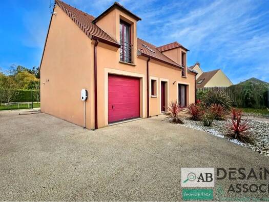 Maison à vendre 375 000 € 6 pièces 4 chambres 121 m² 804 m² de terrain Couilly-Pont-aux-Dames 77860