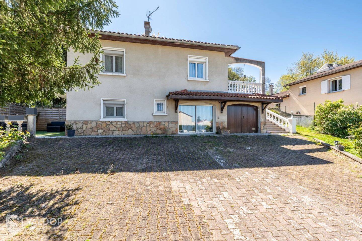 Maison à vendre, 185m², SAINT PIERRE DE CHANDIEU