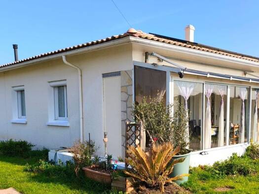 Maison de plain-pied à vendre 272 000 € 5 pièces 4 chambres 134 m² 1 140 m² de terrain Pineuilh 33220