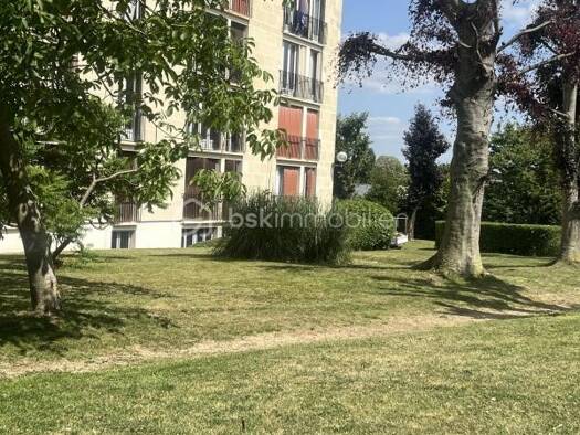 Appartement à vendre 146 000 € 3 pièces 2 chambres 60 m² Étage 3/3 Chauffour-Les Marais Sarcelles 95200