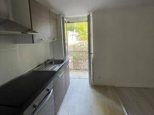 Appartement à vendre 124 890 € 1 pièce 28 m² Étage 3/3 Saint Esprit Bayonne 64100