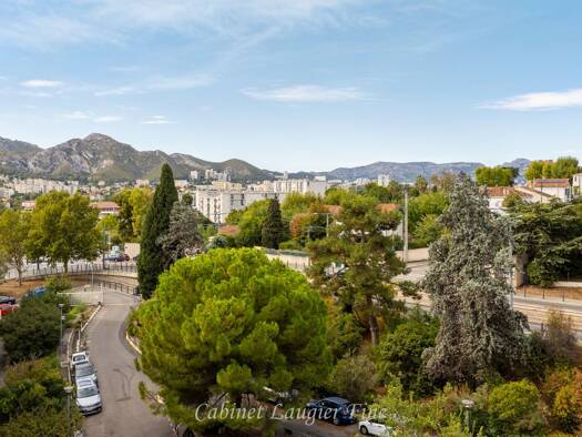 Appartement à vendre 195 000 € 5 pièces 3 chambres 97 m² Étage 4/6 Marseille 11ème 13011