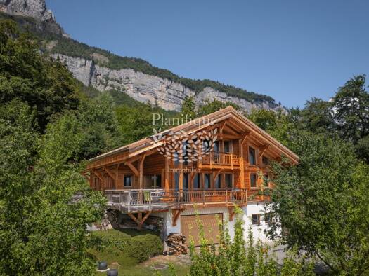 Chalet à vendre 950 000 € 6 pièces 3 chambres 153 m² 1 338 m² de terrain Sud-Saint Roch Sallanches 74700