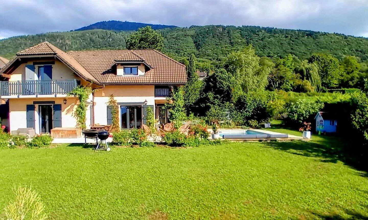 Maison à vendre, 260m², SAINT CERGUES
