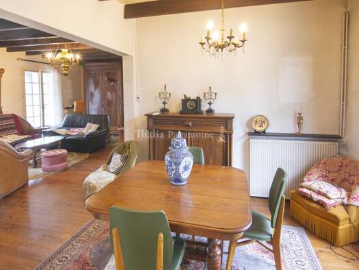 Villa à vendre 209 000 € 8 pièces 4 chambres 230 m² Nontron 24300