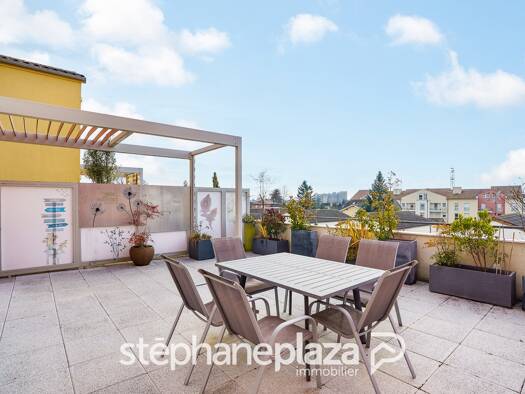 Duplex à vendre 330 000 € 4 pièces 3 chambres 83 m² Étage 3/3 La Coupee Charnay-lès-Mâcon 71850