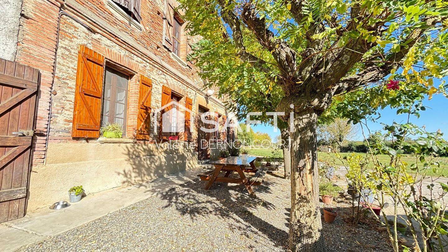 Maison à vendre, 179m², SAINTE FOY DE PEYROLIERES
