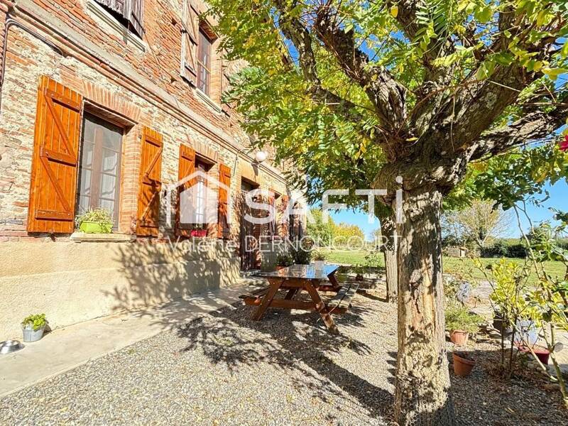 Maison à vendre, 179m², SAINTE FOY DE PEYROLIERES