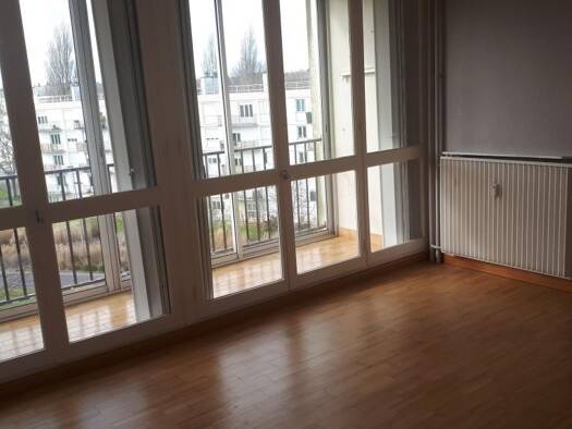 Appartement à louer 620 € 2 pièces 1 chambre 52 m² Bellevue Brest 29200