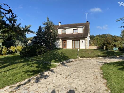 Maison à vendre 209 400 € 7 pièces 5 chambres 160 m² 2 863 m² de terrain Aulnay-la-Rivière 45390