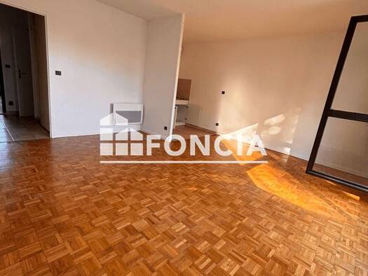 Appartement à louer 395 € 1 pièce 35,87 m² Étage 1/3 La Côte-Saint-André 38260