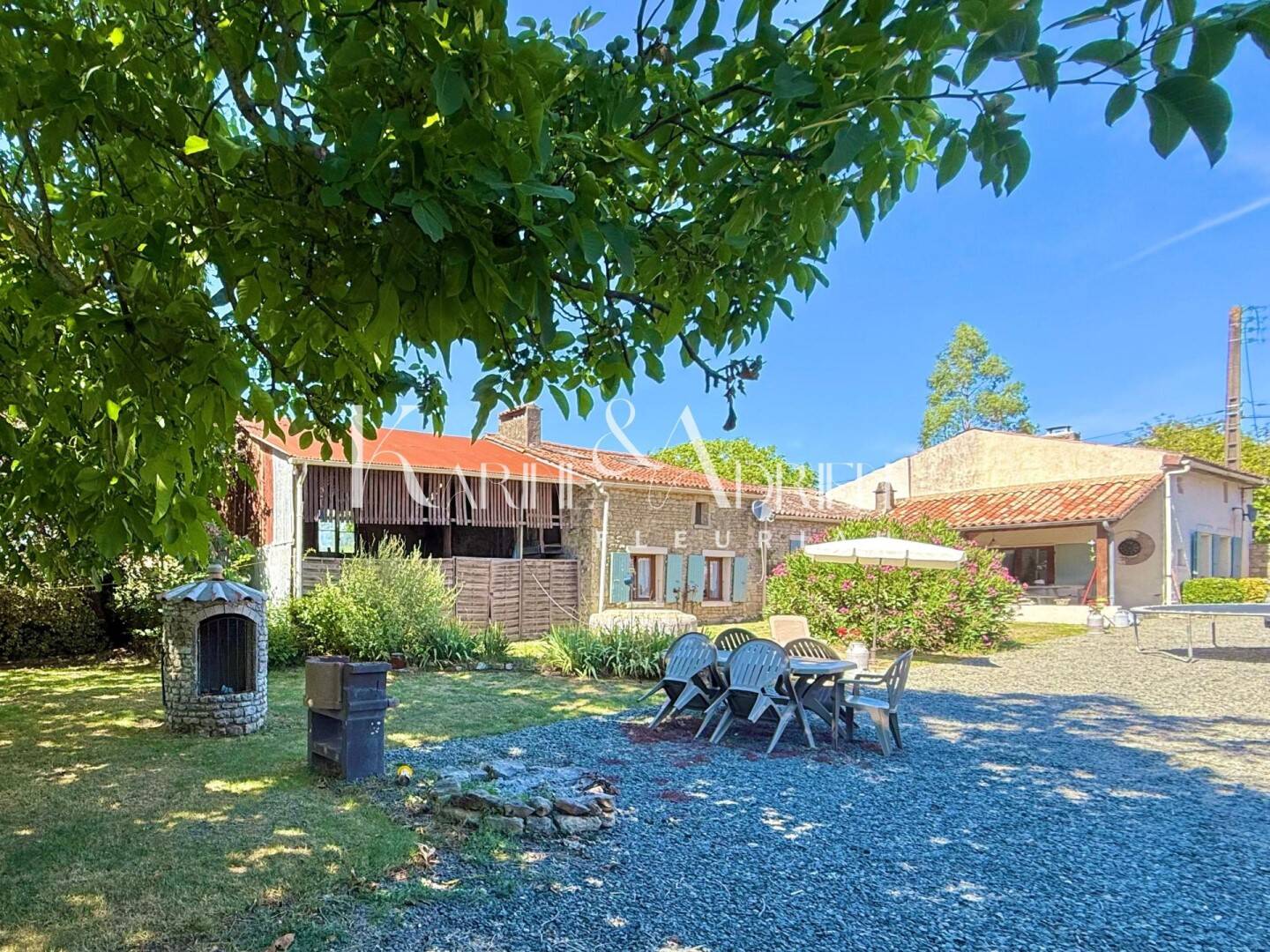Maison à vendre, 365m², SAINT HILAIRE DES LOGES
