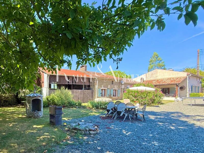 Maison à vendre, 365m², SAINT HILAIRE DES LOGES