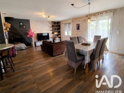 Maison de plain-pied à vendre 220 000 € 4 pièces 3 chambres 102 m² 959 m² de terrain Sainte-Ouenne 79220