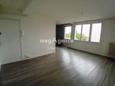 Appartement à vendre 96 000 € 3 pièces 2 chambres 64 m² Étage 3/4 Souche Niort 79000