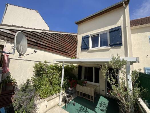 Maison de ville à vendre 236 000 € 4 pièces 3 chambres 72,37 m² Mériel 95630