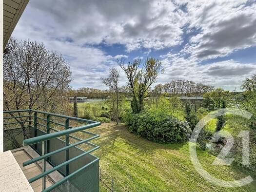 Appartement à louer 1 500 € 5 pièces 4 chambres 110,2 m² Étage 3/3 Le Brandier Gradignan 33170