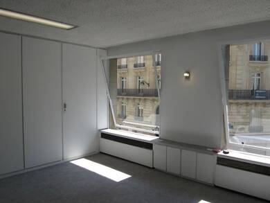 Espace bureau à louer 1 900 € 25 m² de bureaux Triangle d'Or Paris 8ème 75008